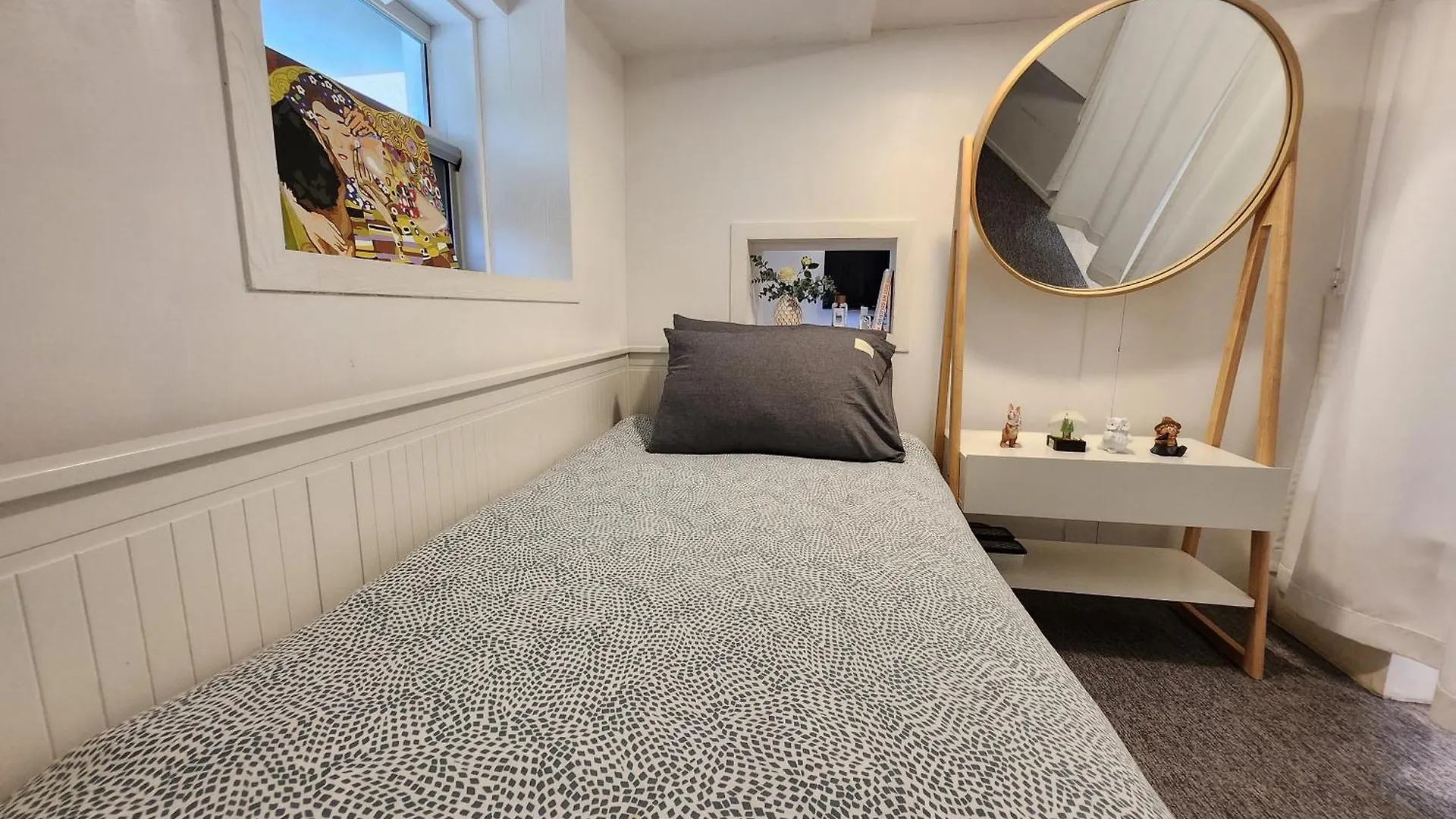 Olive Hostel W Seoul 2*,  South Korea